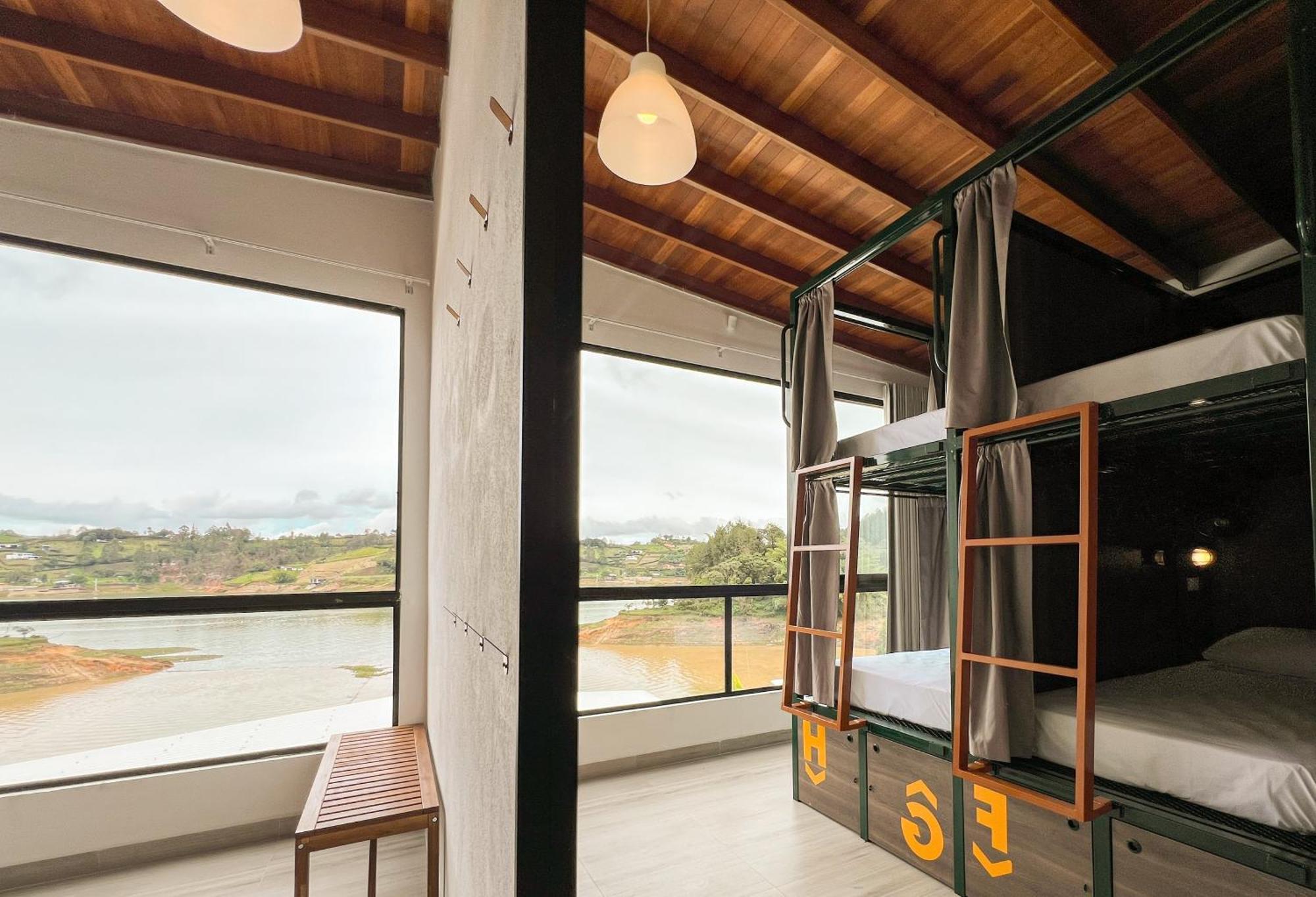 Viajero Guatape Hostel & Lake Club Exterior foto