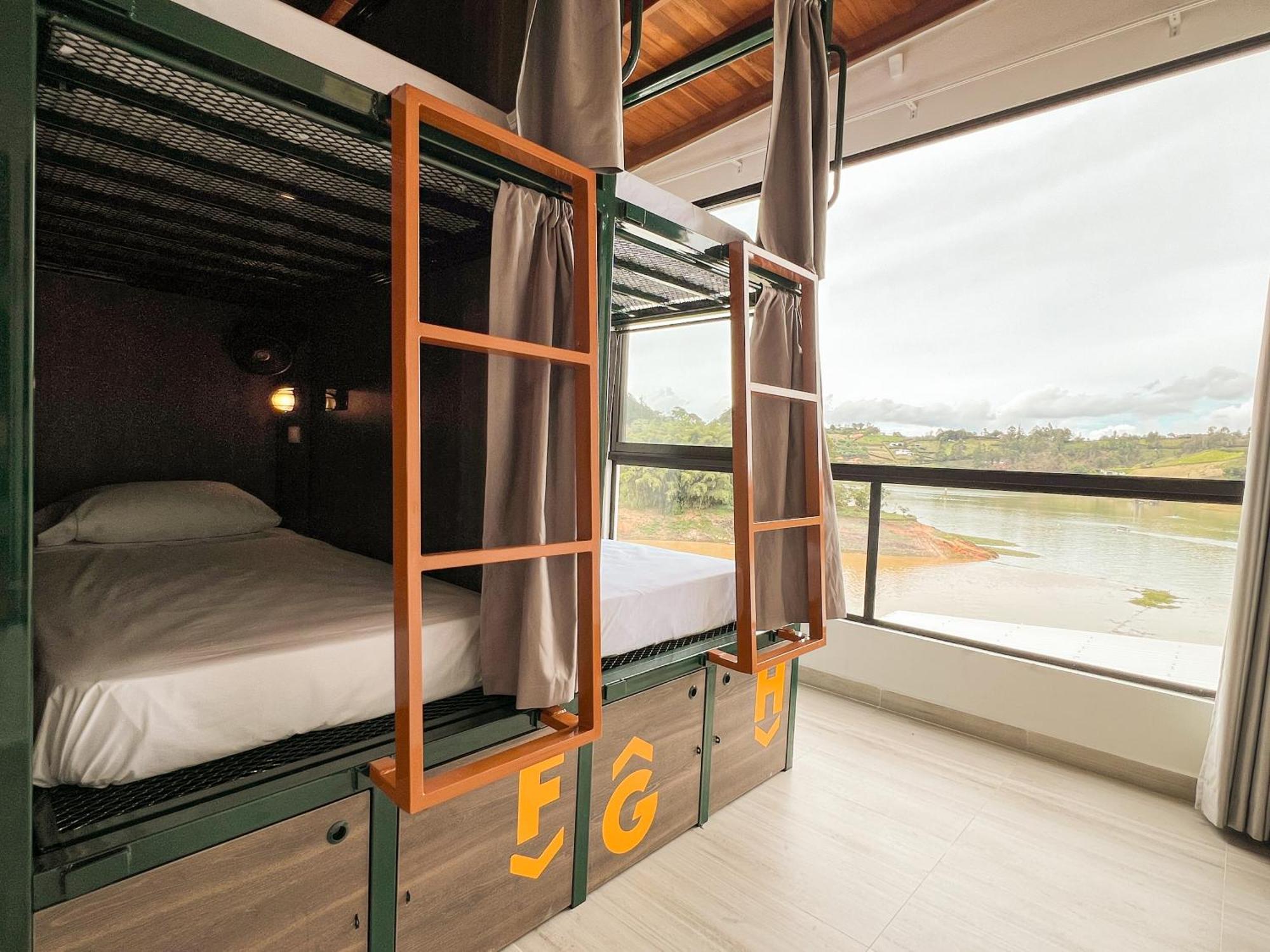 Viajero Guatape Hostel & Lake Club Exterior foto